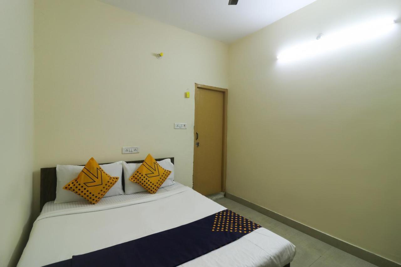 Spot On Negi Home Stay Dehradun Buitenkant foto