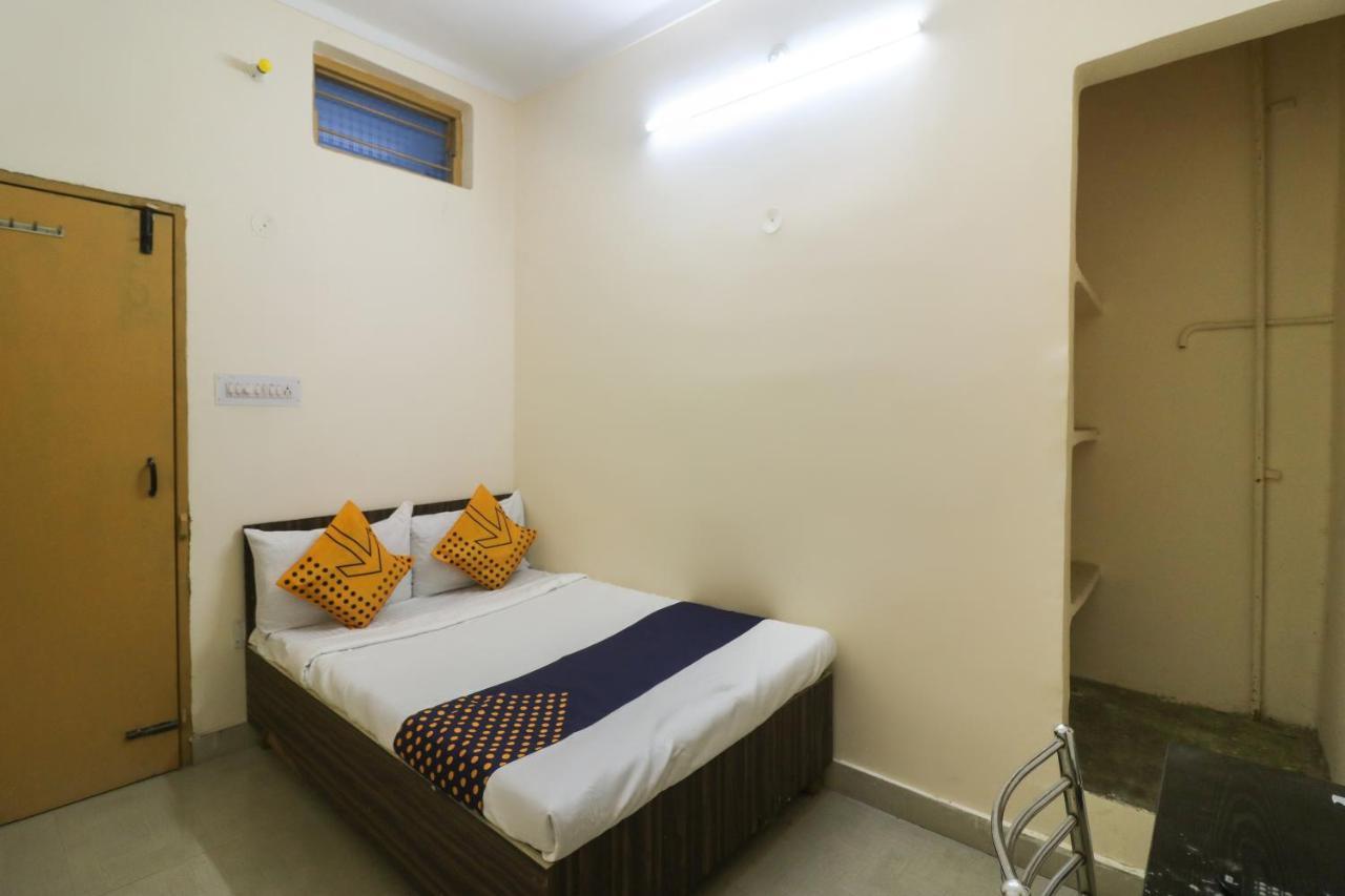 Spot On Negi Home Stay Dehradun Buitenkant foto