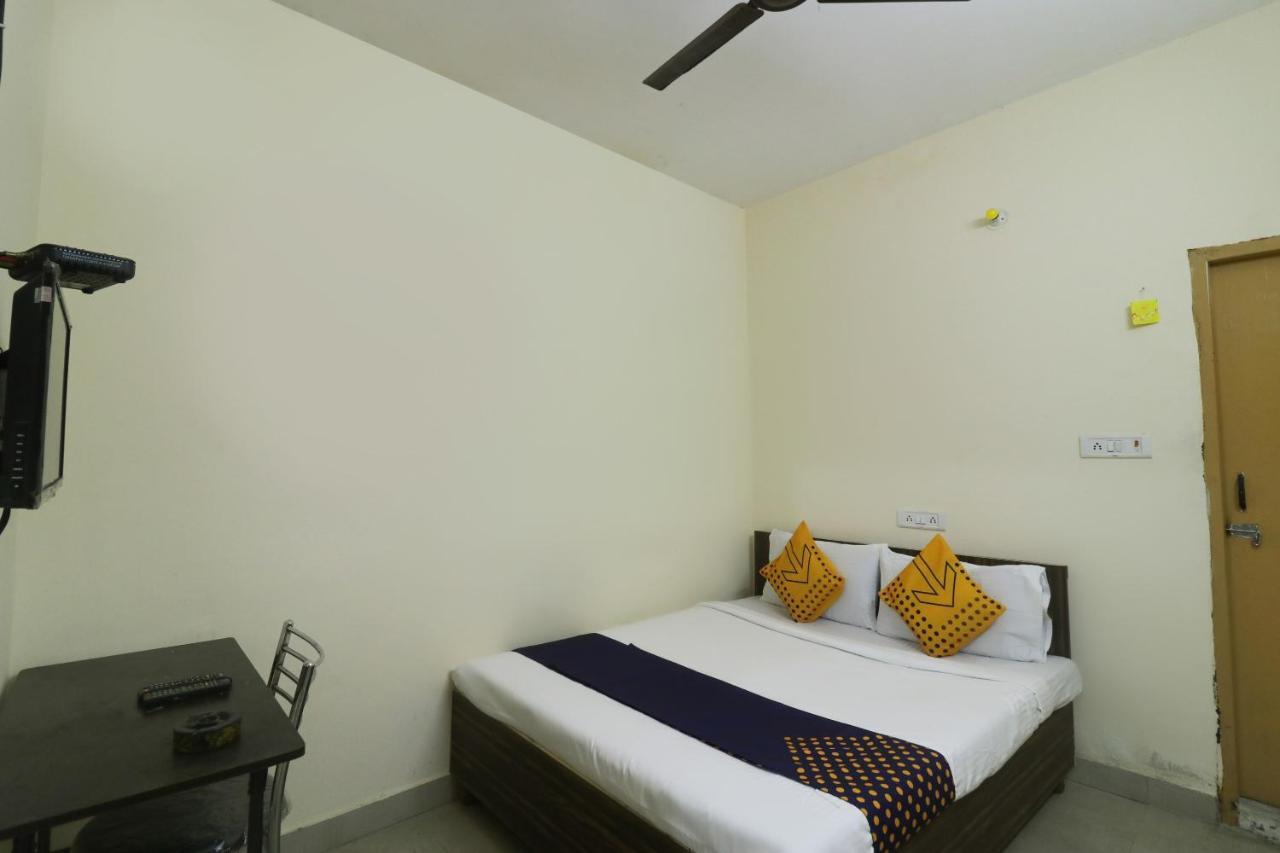 Spot On Negi Home Stay Dehradun Buitenkant foto