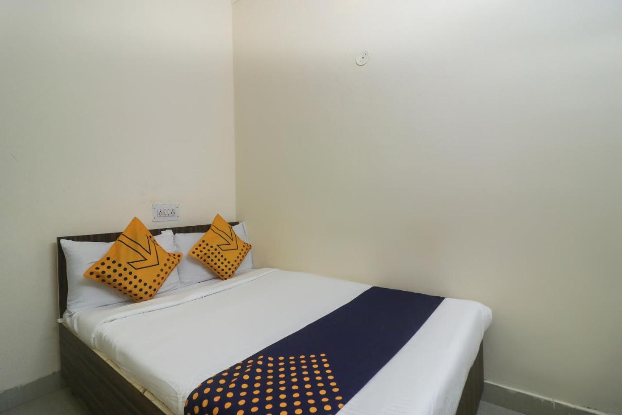 Spot On Negi Home Stay Dehradun Buitenkant foto