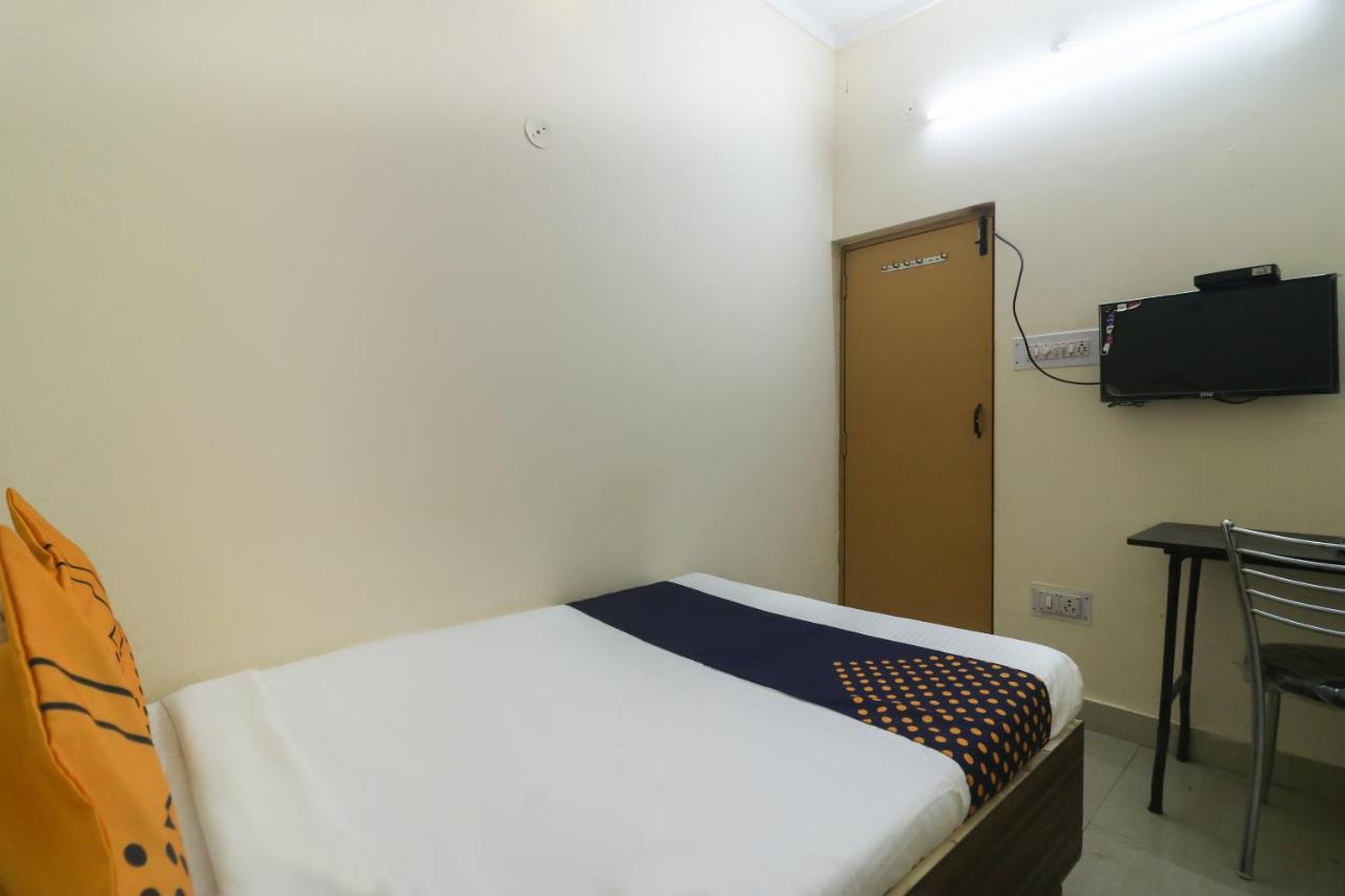 Spot On Negi Home Stay Dehradun Buitenkant foto