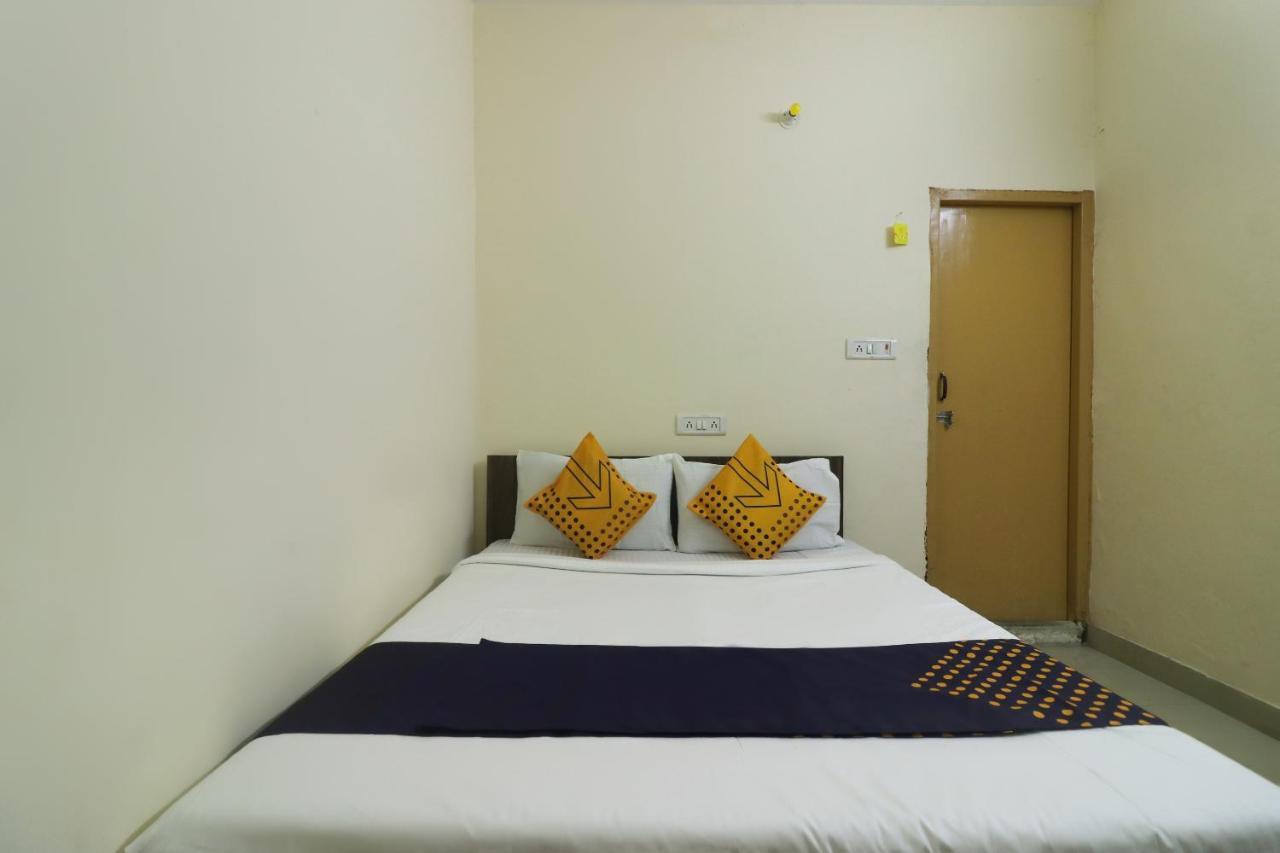 Spot On Negi Home Stay Dehradun Buitenkant foto