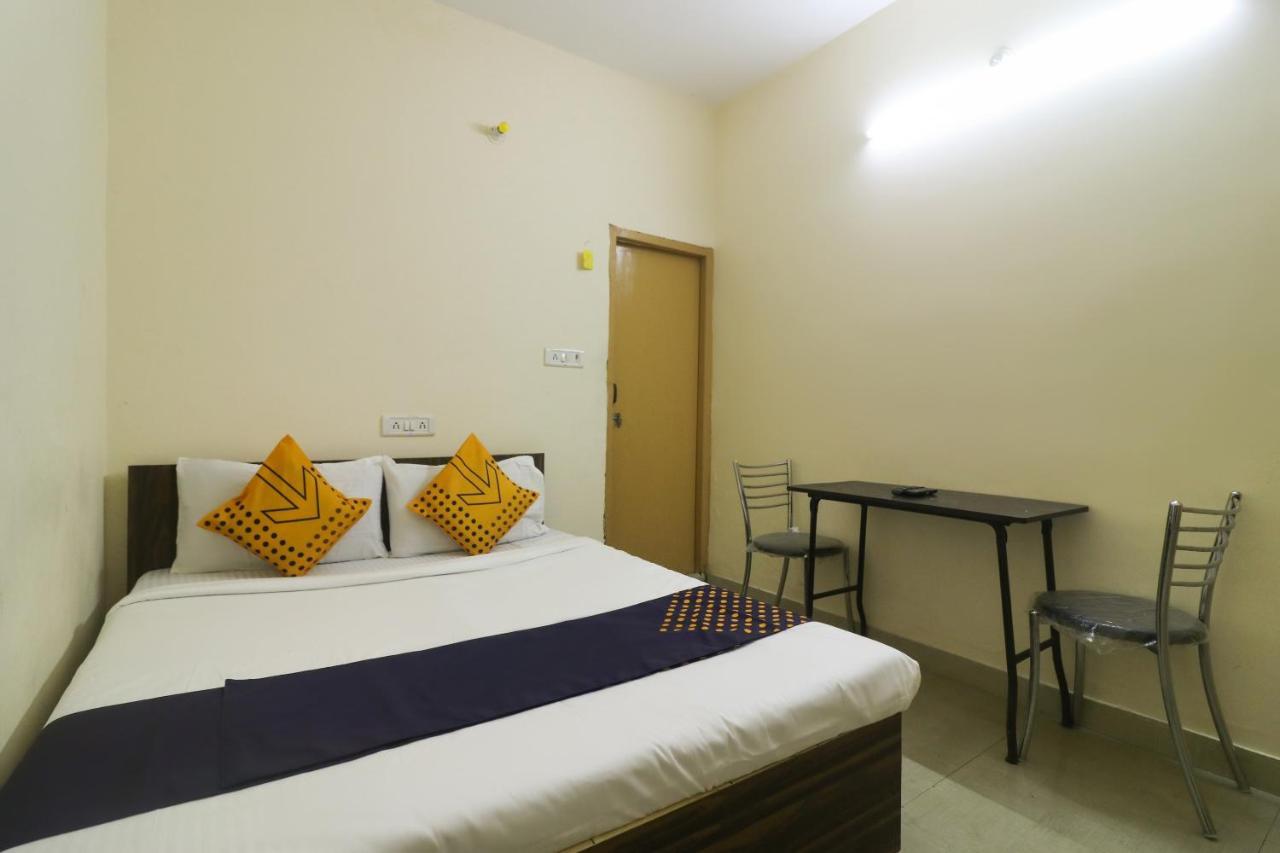 Spot On Negi Home Stay Dehradun Buitenkant foto