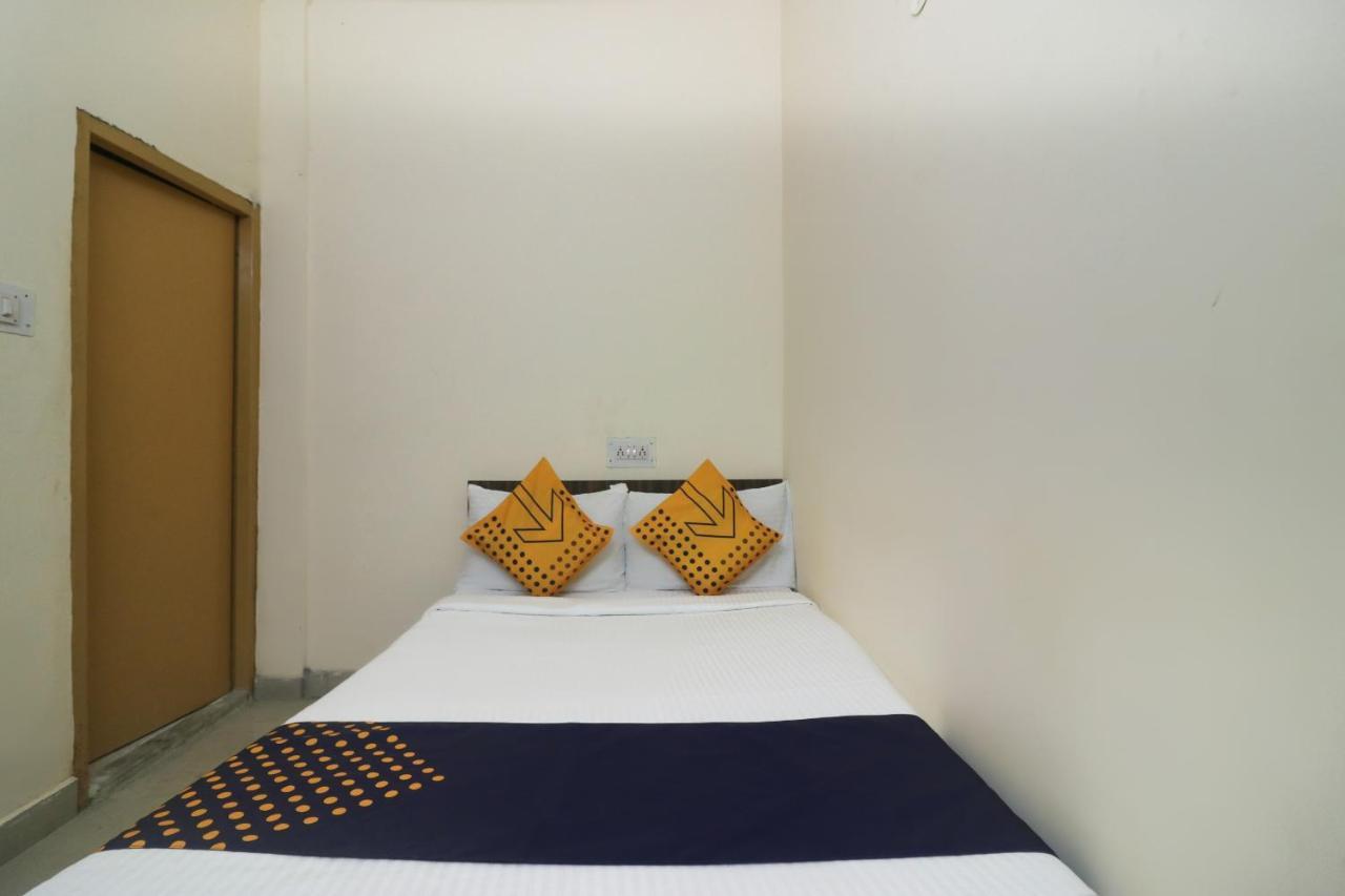 Spot On Negi Home Stay Dehradun Buitenkant foto