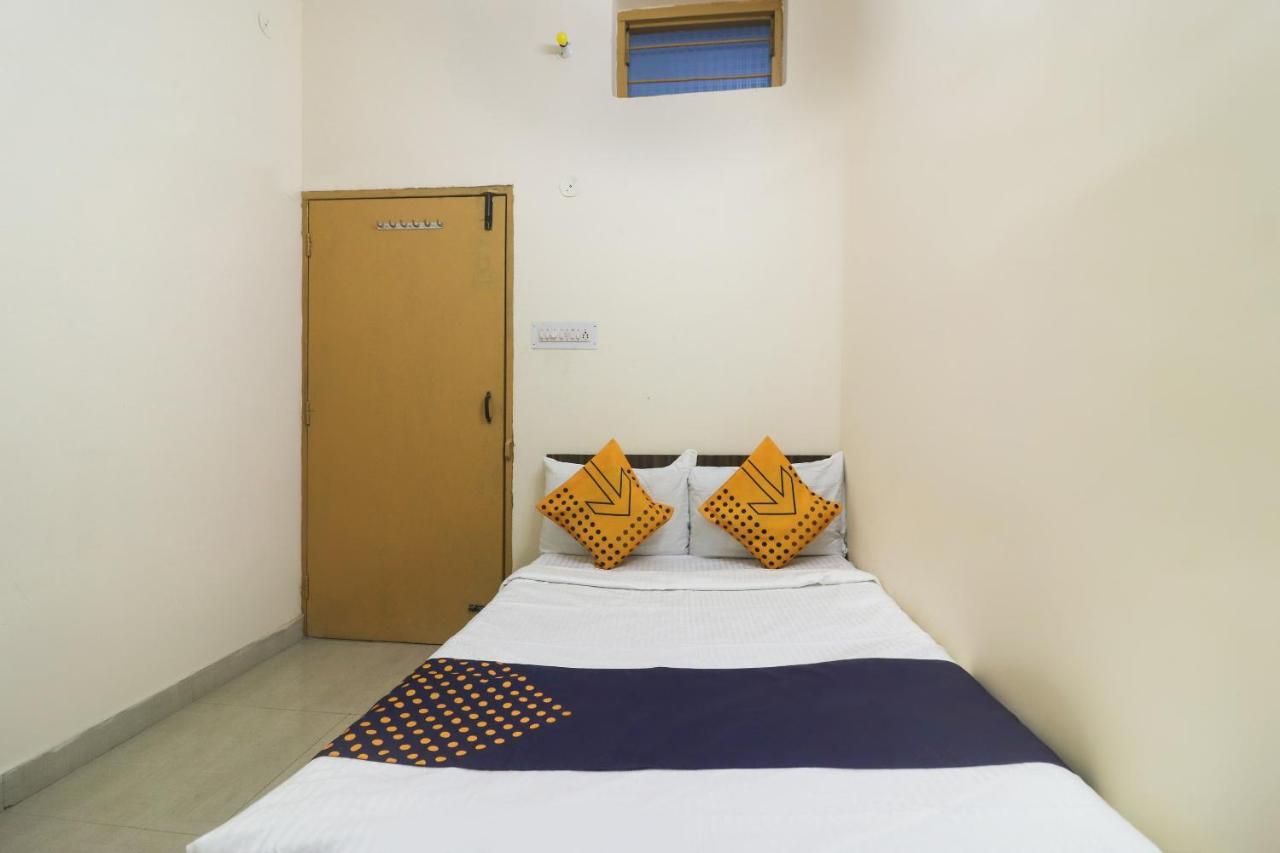 Spot On Negi Home Stay Dehradun Buitenkant foto